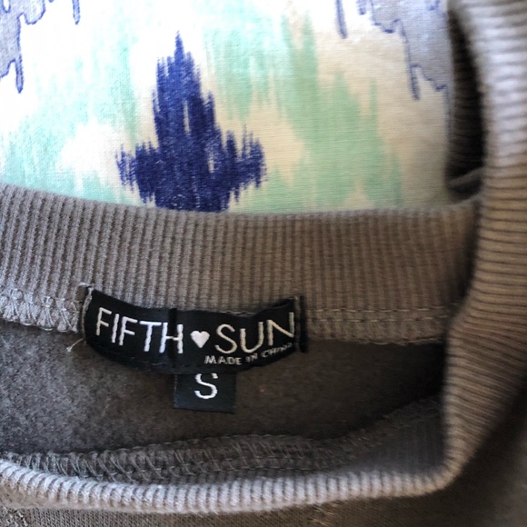 Cropped Star Sweatshirt - Picture 3 of 4